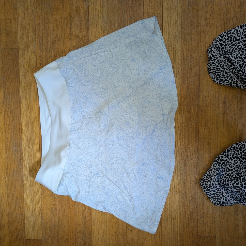 Elegant White Patterned Skort - image 3